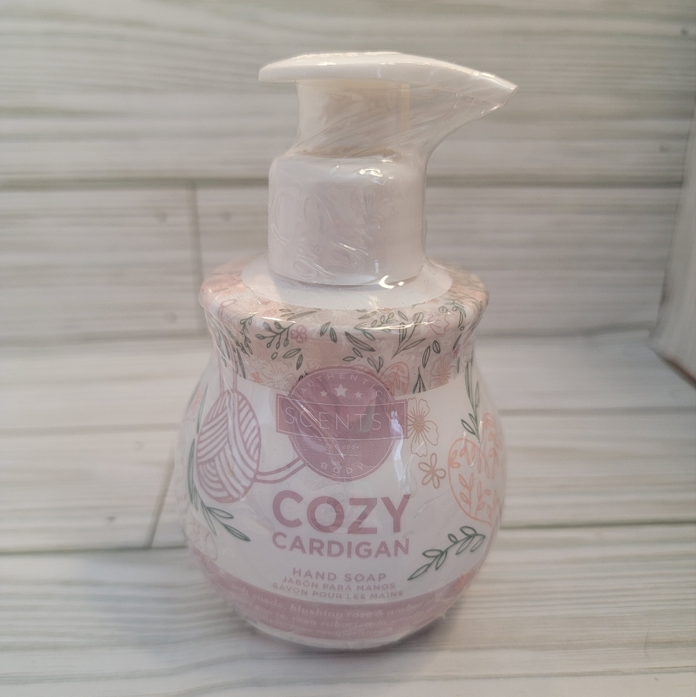 Scentsy Hand Soap in Cozy Cardigan